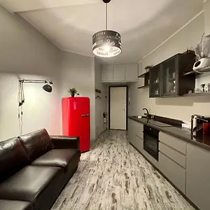  Apartamento In Garibaldi Station And Self Check In 4 People Italia